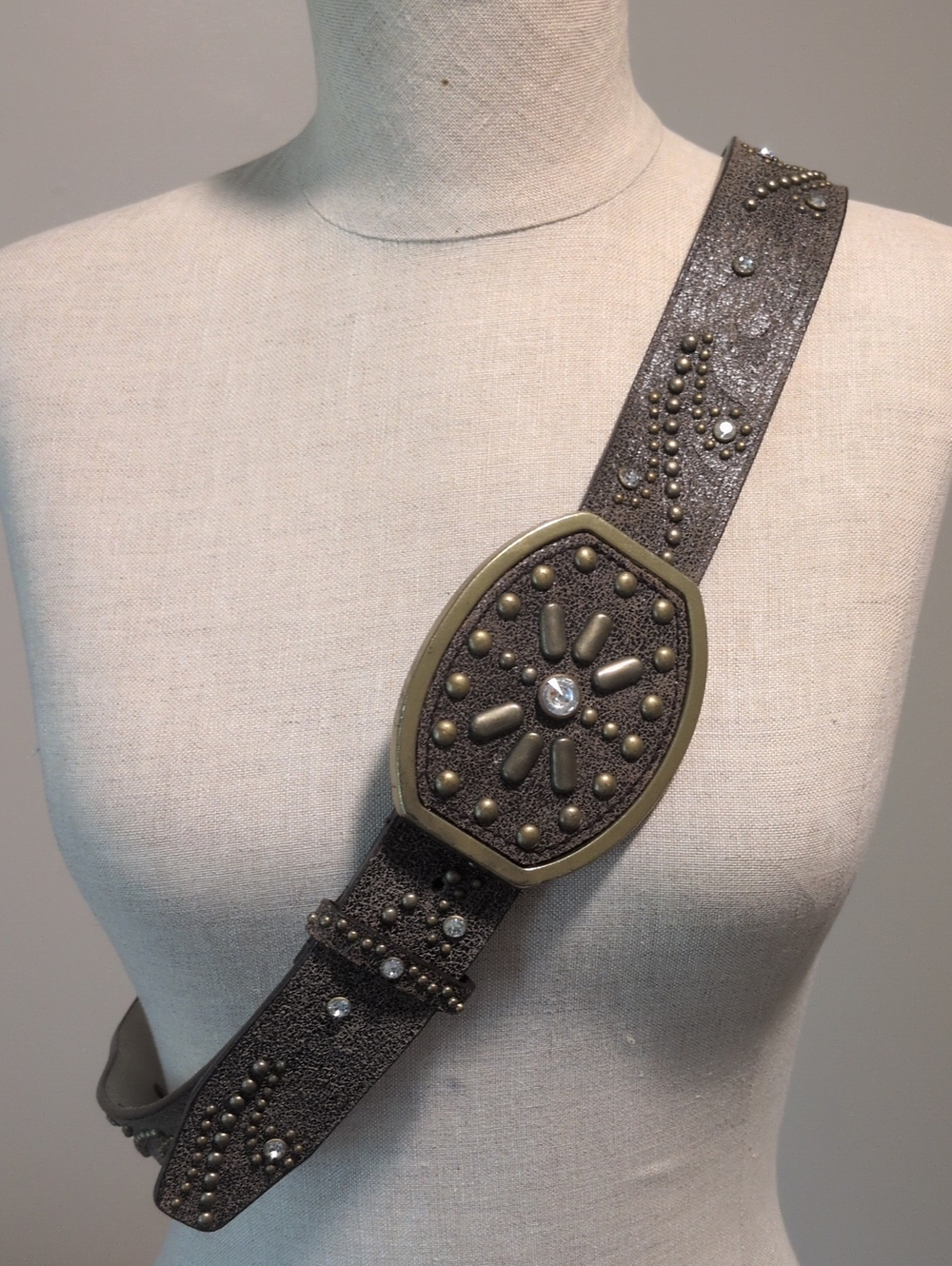 Studded Distressed L/XL Brown Black Belt with Large Buckle